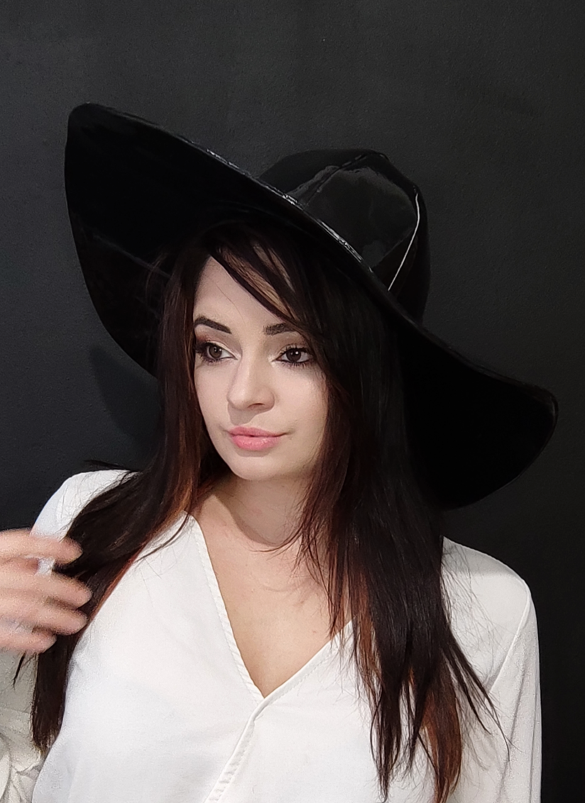 "Lady Evelyn" Wide Round Latex Hat with Removable Ribbon