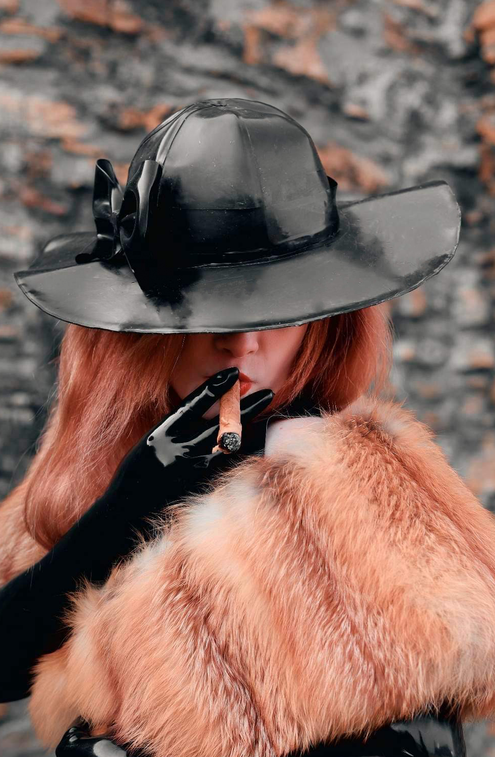 "Lady Evelyn" Wide Round Latex Hat with Removable Ribbon