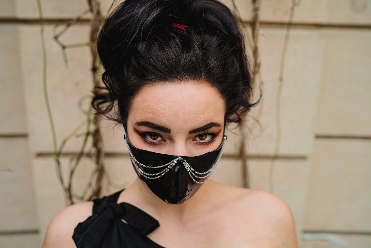 "Femme Fatale" Latex Facemask with Inner Filter & Chains