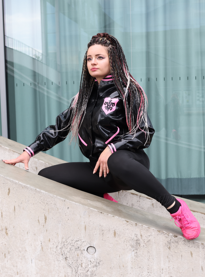 Women's bomber jacket with inner fabric lining streetwear