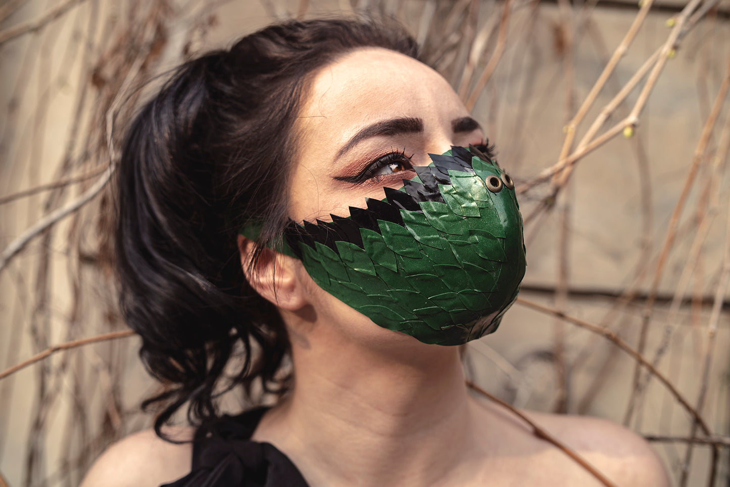 "Dragon Skin" Latex facemask with inner filter green