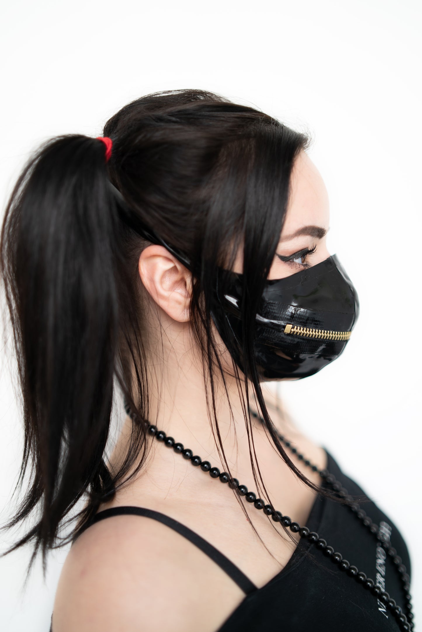 "Chelsea Smile" Latex facemask with inner filter and front zipper