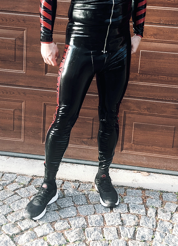 Latex Sport Leggings two coloured with clothsline in the waistband and shaped crotch
