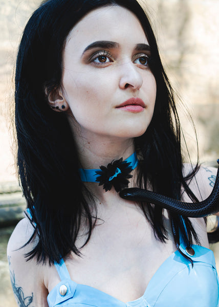 Flower Latex Universal Choker